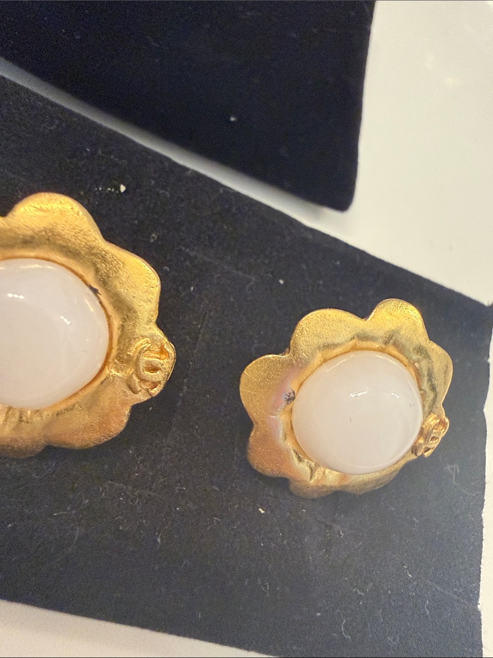 Chanel Gold-Tone Flower Clip-on Earrings - Picture 5 of 6
